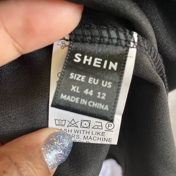 LITTLE BLACK DRESS🖤 - Picture 6 of 8